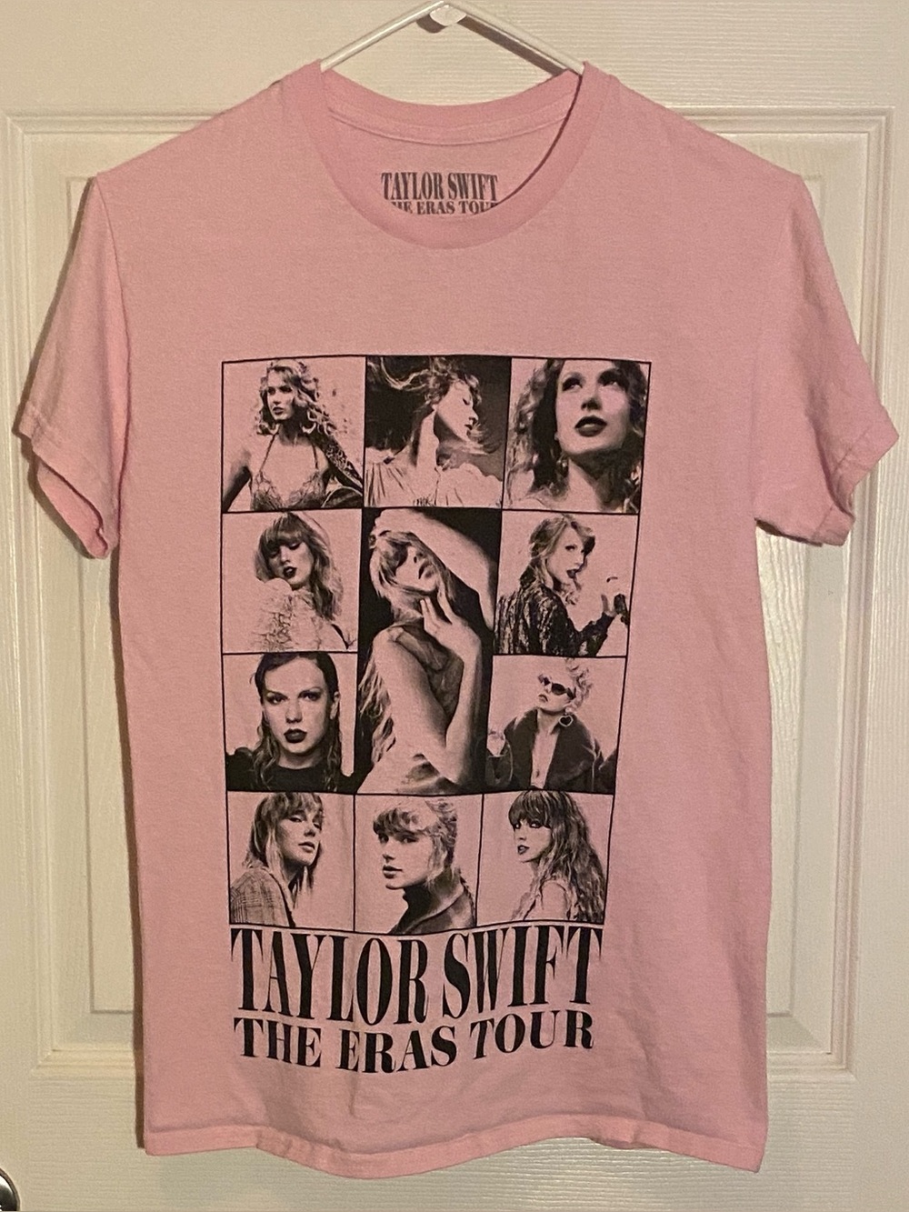 Taylor Swift The Eras Tour 2023-2024 - Picture 1 of 3